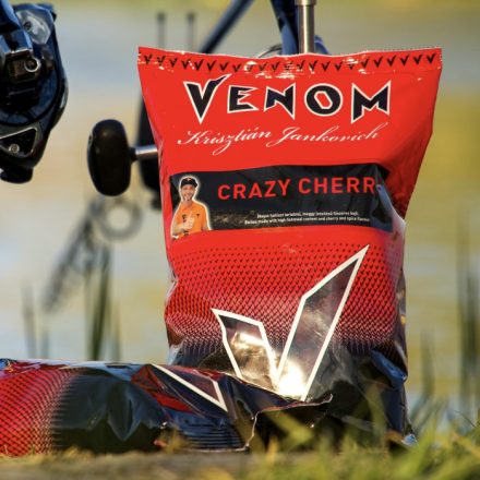 Venom Boilie 20mm Crazy Cherry 900g